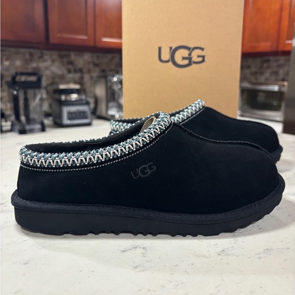 Size 1Y Brand New UGG Kids Tasman || Slipper black fast Shipping - Picture 1 of 9